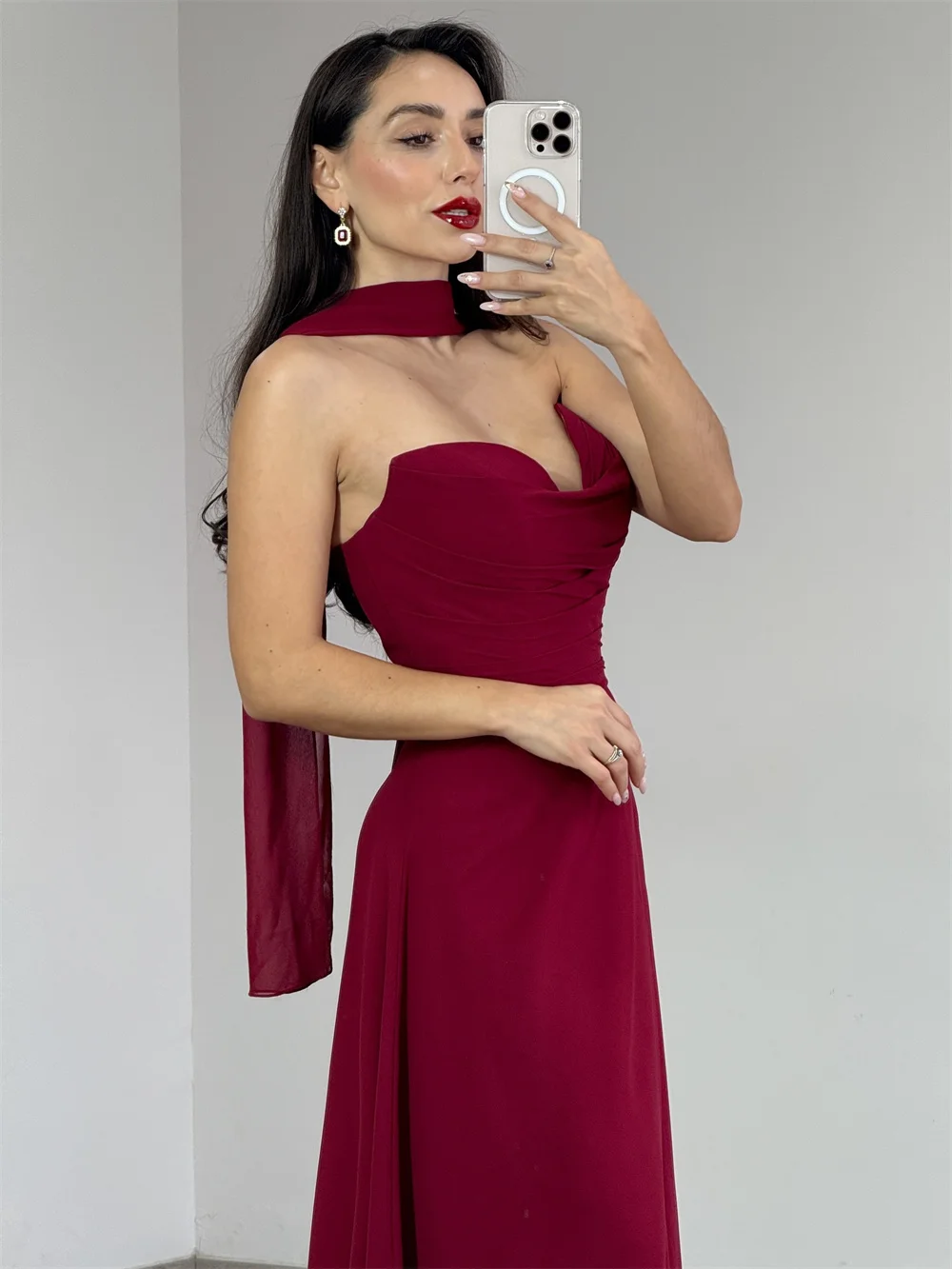 Cathy personalizado borgonha halter pescoço a linha vestidos de baile drapeado sem mangas vestidos de noiva até o chão noite formal 2025