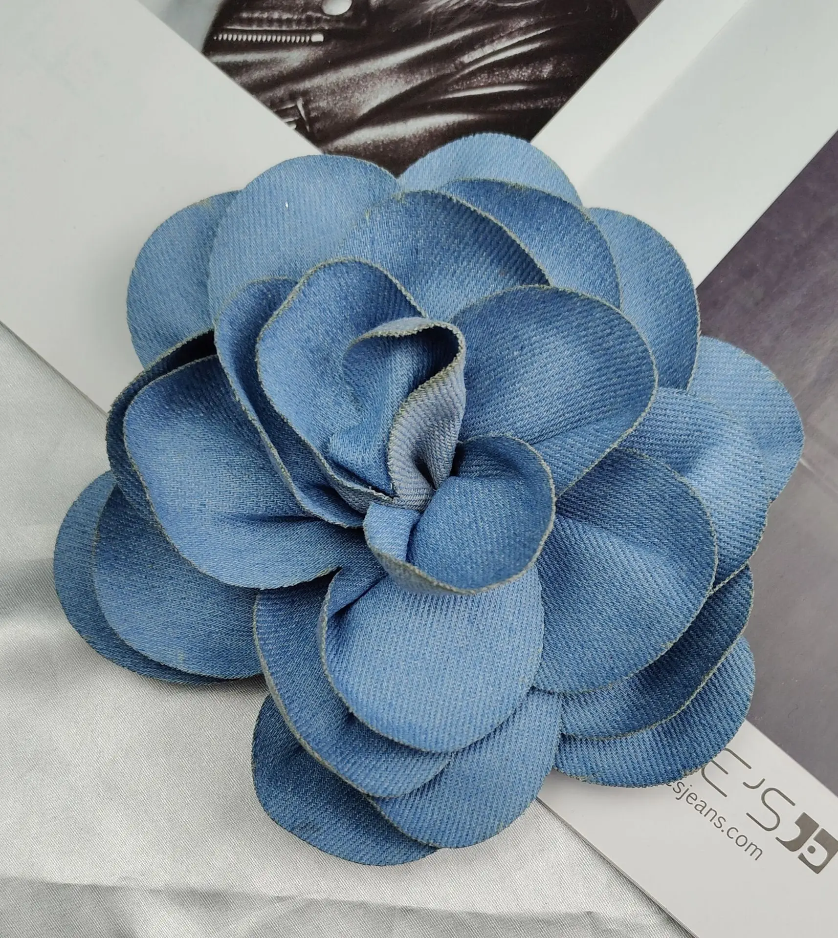 15 cm Mode Neue Handgemachte Einfassung Denim Rose Blume Brosche Pin Schöne Corsage Revers Abzeichen Broschen für Frauen Zubehör – Detail 28