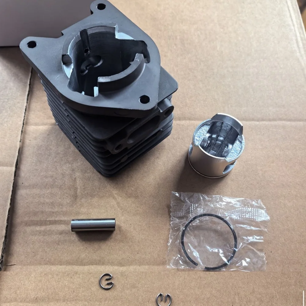 

Запасной цилиндр для топливного двигателя HOMELITE S25, диаметр цилиндра 33,5 мм, совместим с малогабаритными моделями двигателей.