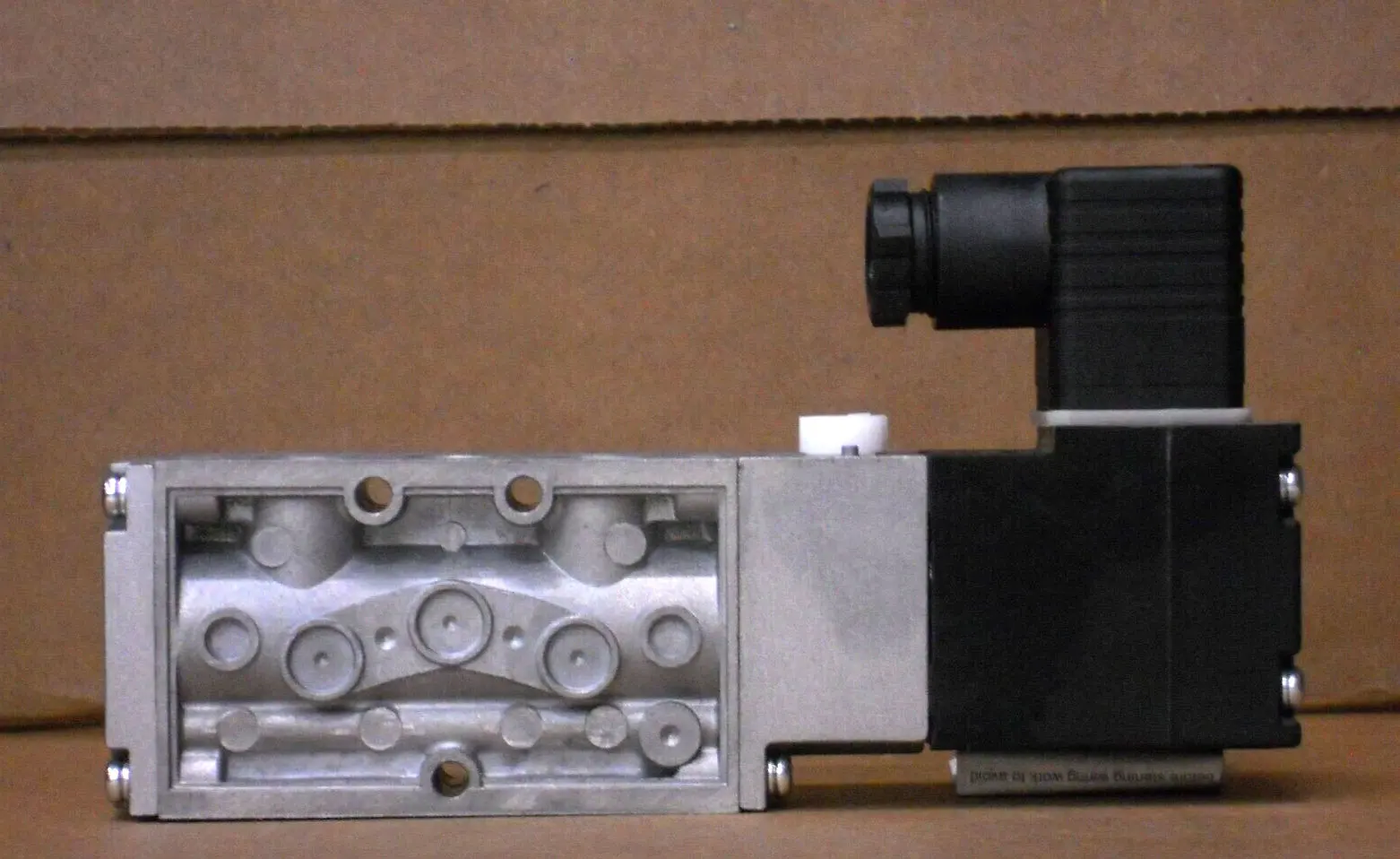 Brand new 4F210-08-DC24V 4F210-08-AC220V 4F210-08-L-DC24V/Z One-year warranty