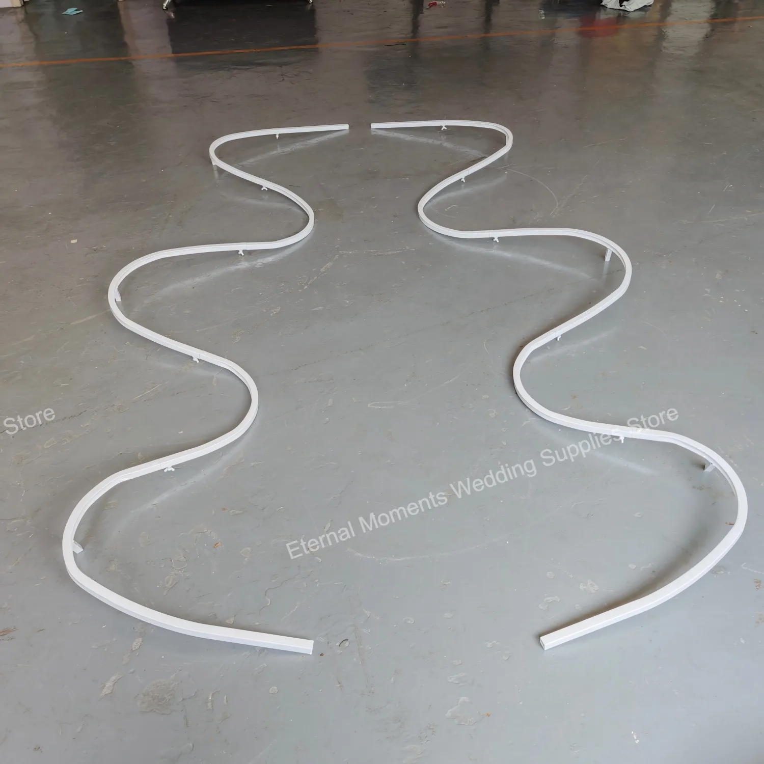 Höhenverstellbarer, gewellter Metall-Außenbogen im Ins-Stil – Dekorativer Hintergrund für Hochzeiten, Partys und Bühnenfotografie – Detail 6
