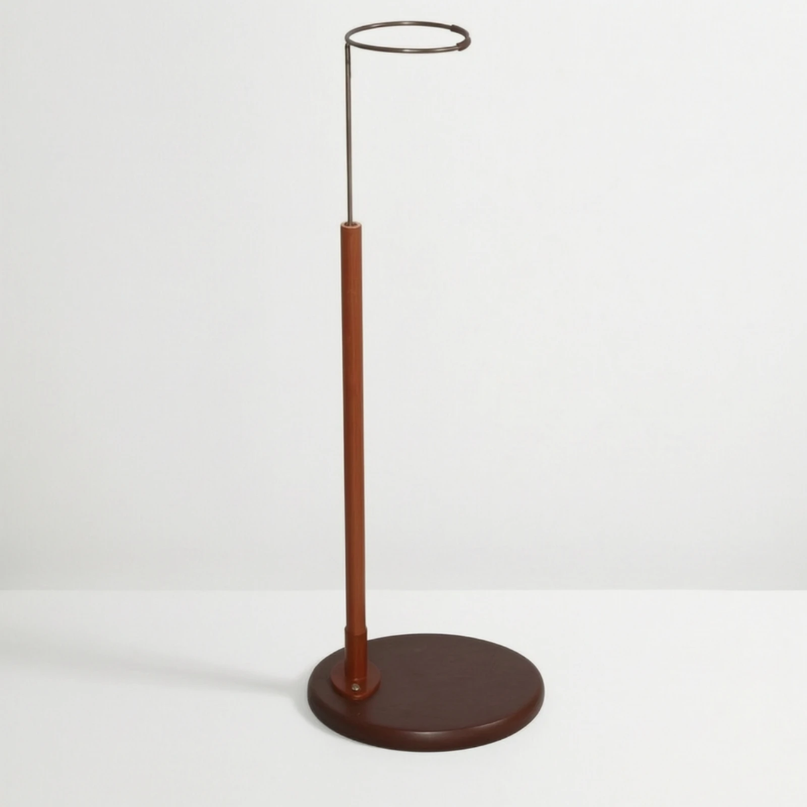 Wooden Doll and Soft Toy Display Stand Compact Stuffed Toy Display Stand with Circular Wire Holder Long-Lasting Versatile