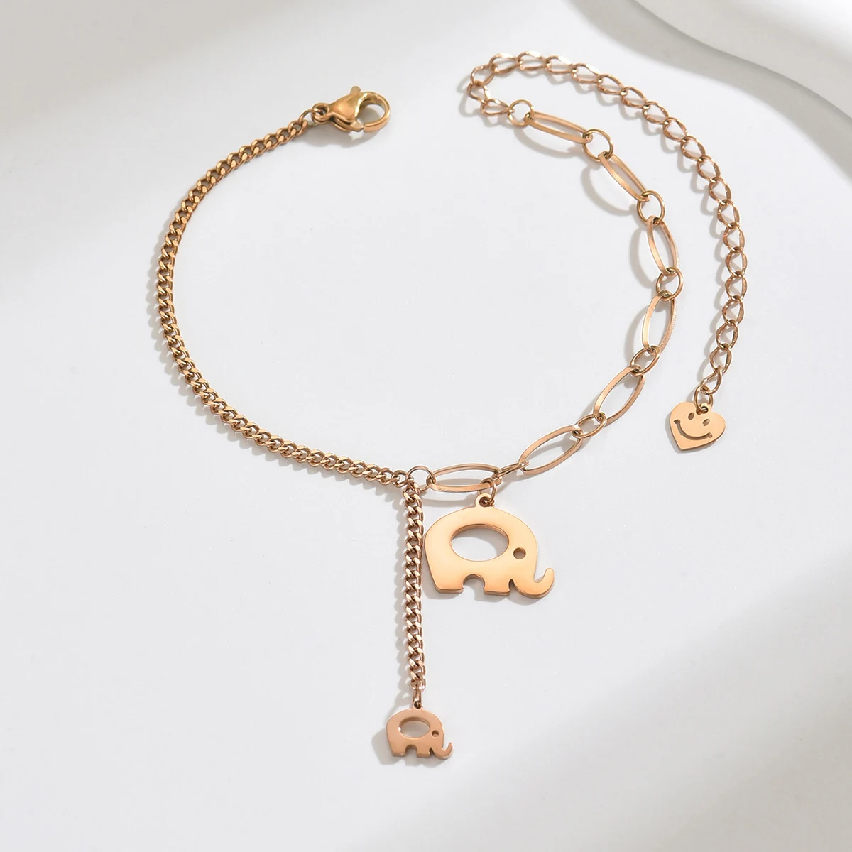 1pcs Women Titanium Steel Elephant Smile Charm Bracelet Minimalist Dainty Chic Versatile Casual Stylish Everyday Fashion Jewelry