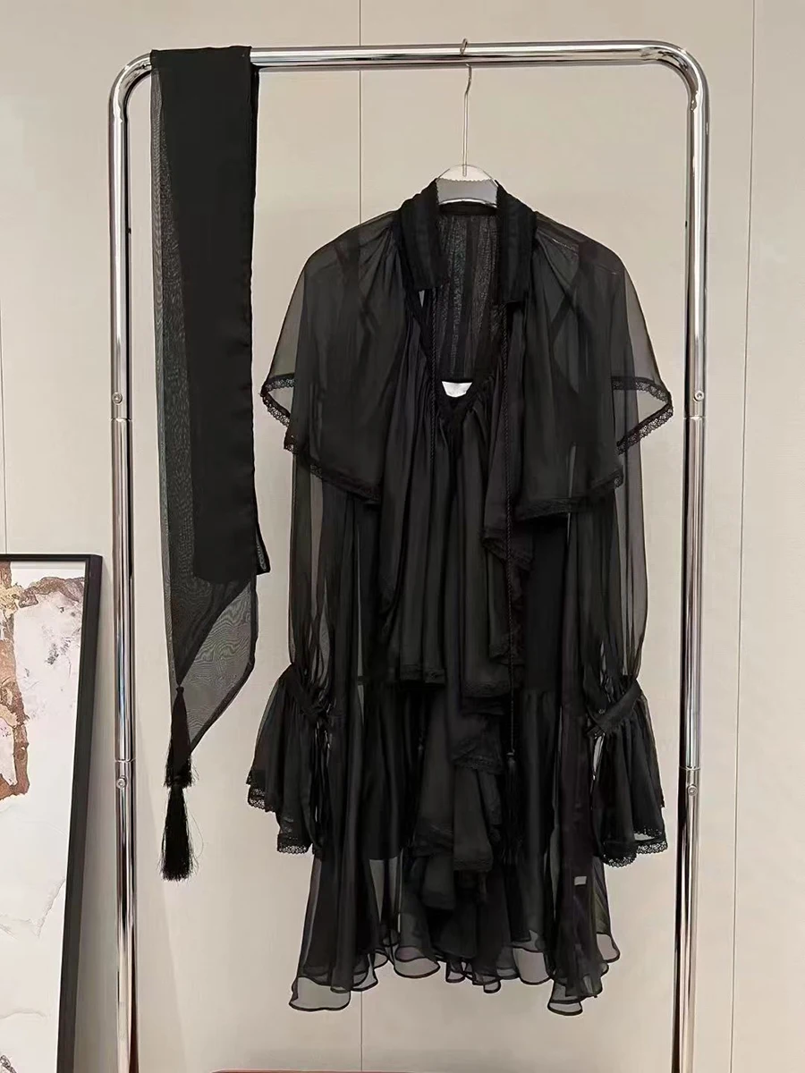 TWOTWINSTYLE noir transparent épissé volants plis robes pour femmes col montant manches longues Patchwork dentelle robe irrégulière femme