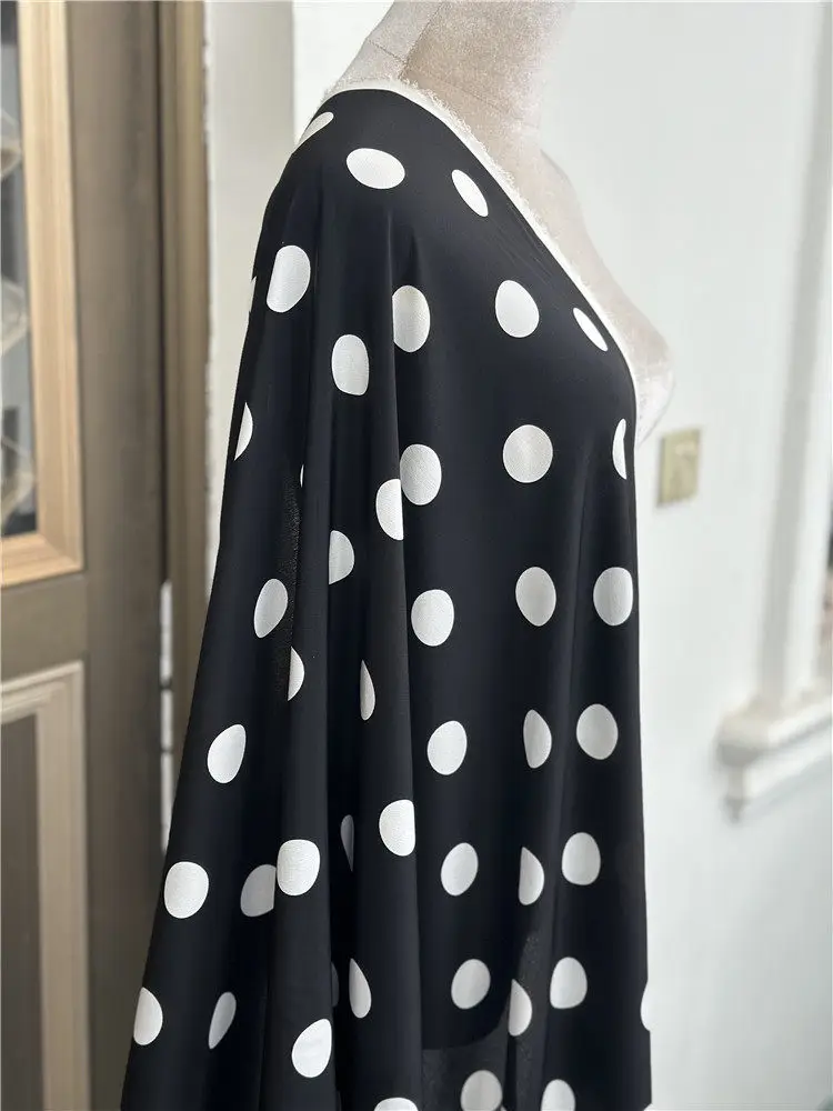 

1 meter 100% Mulberry Silk 21 momme Heavy Crepe Silk Fabric Black with White Round Dots Printed 114cm 44" wide by the yard JN797