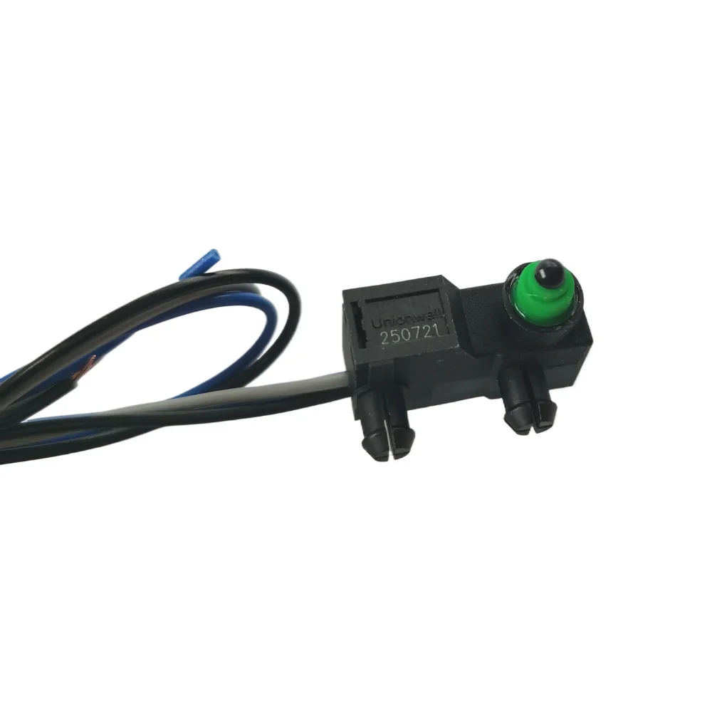 3 Wires G305 Series Waterproof Micro Switch with Wire for Auto Brake System G305-130F00A34D-IFU