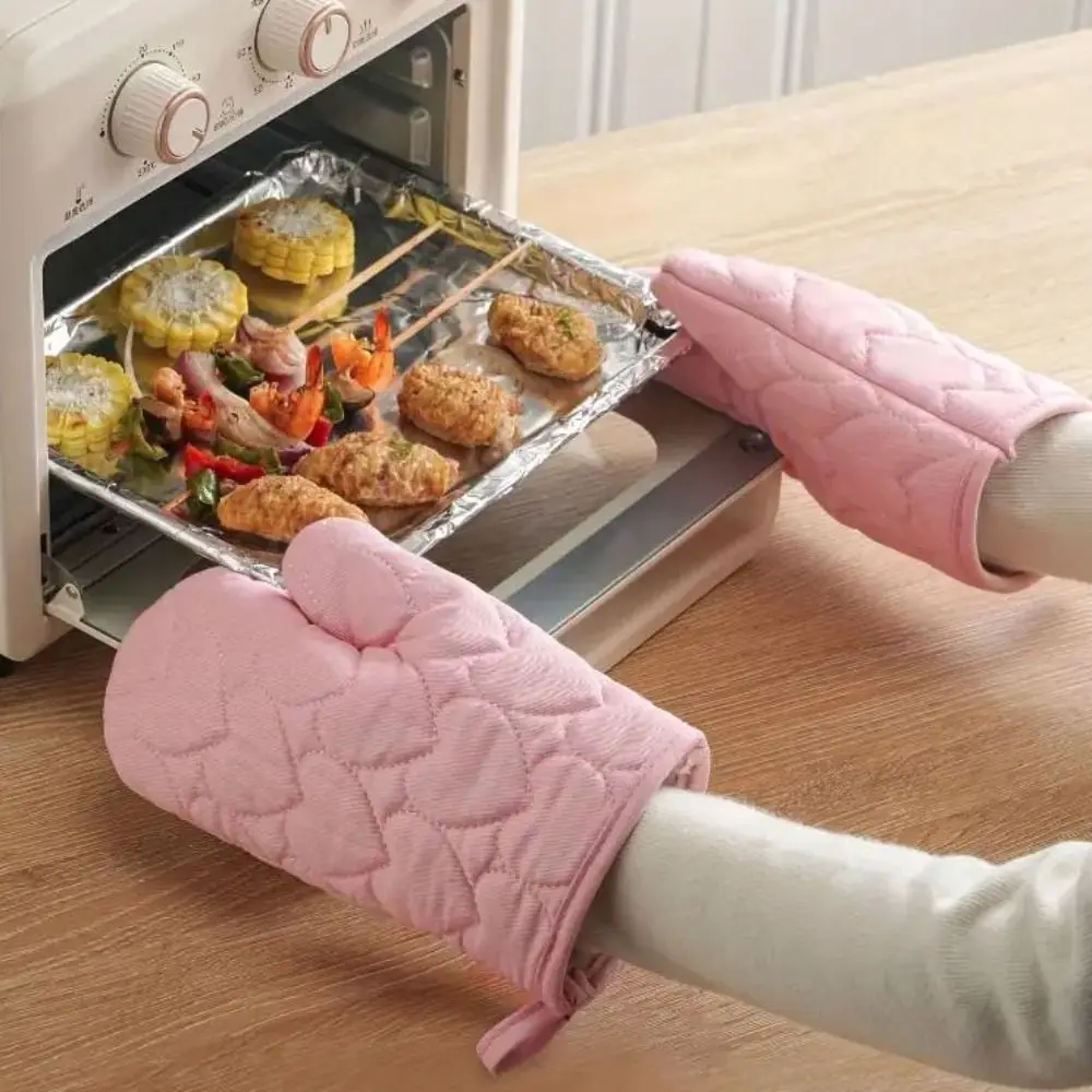 

4 pieces/set Thickened Heart Oven Baking Gloves Set Heat Resistant Solid Color Insulated Gloves Non-slip Household