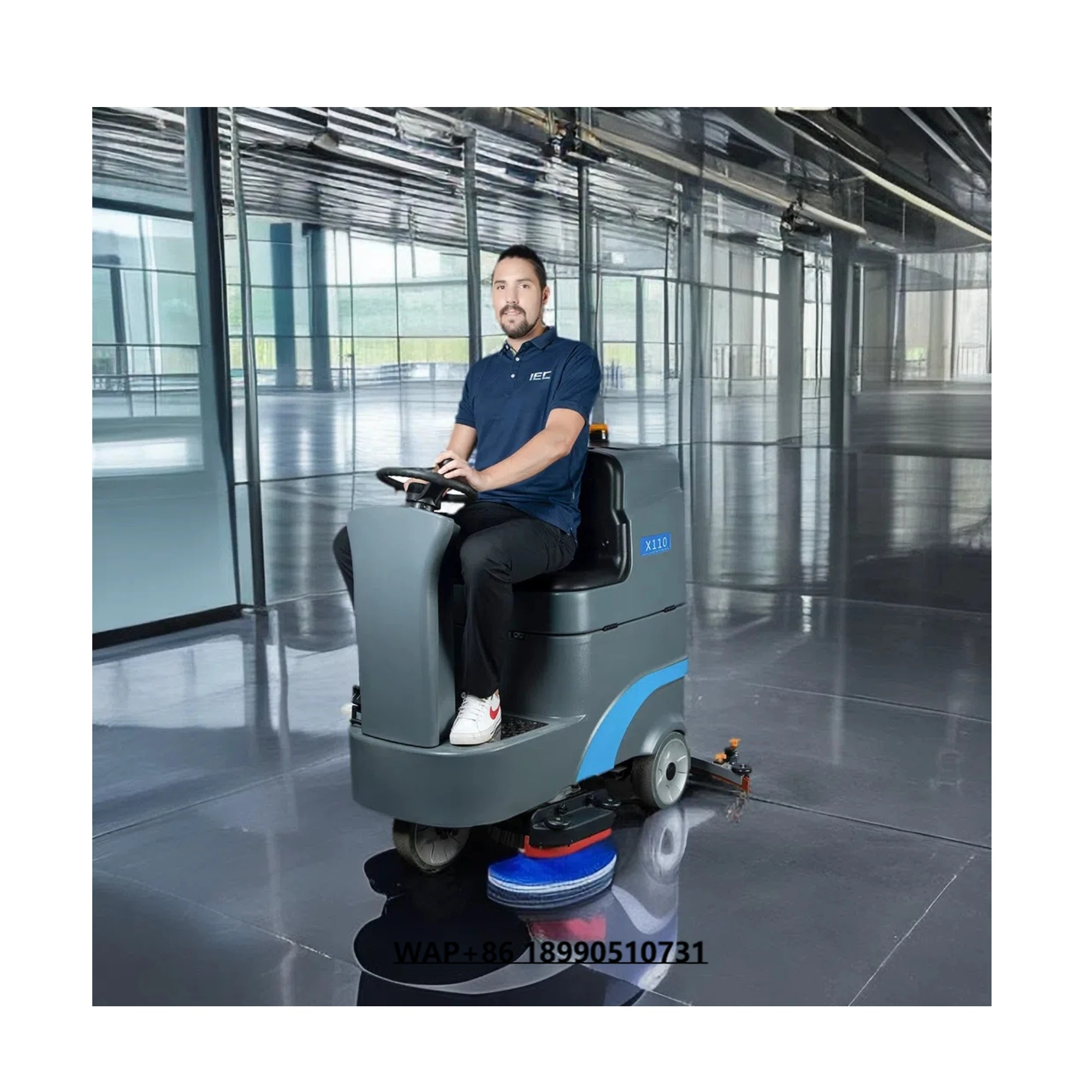 معدات تنظيف فرشاة تنظيف الأرضيات الصناعية متعددة الوظائف على جهاز تنظيف الأرضيات