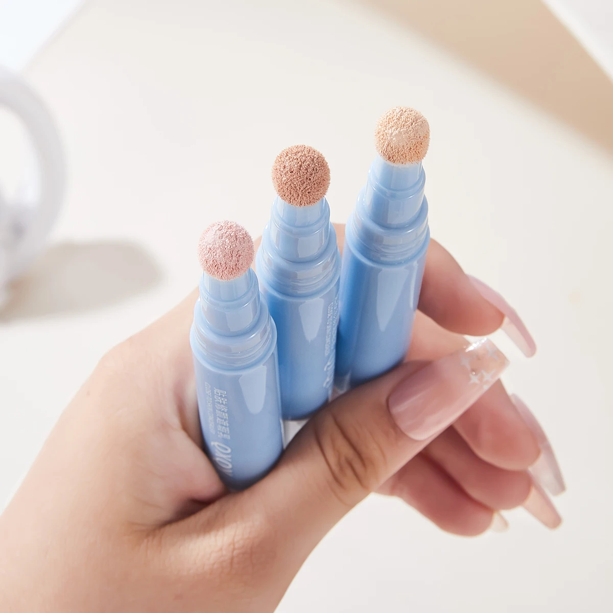 QXQY スキンリペア コンシーラー ペン スポンジ コンシーラー 自然に明るくなる カバー 傷 保湿とフィット感