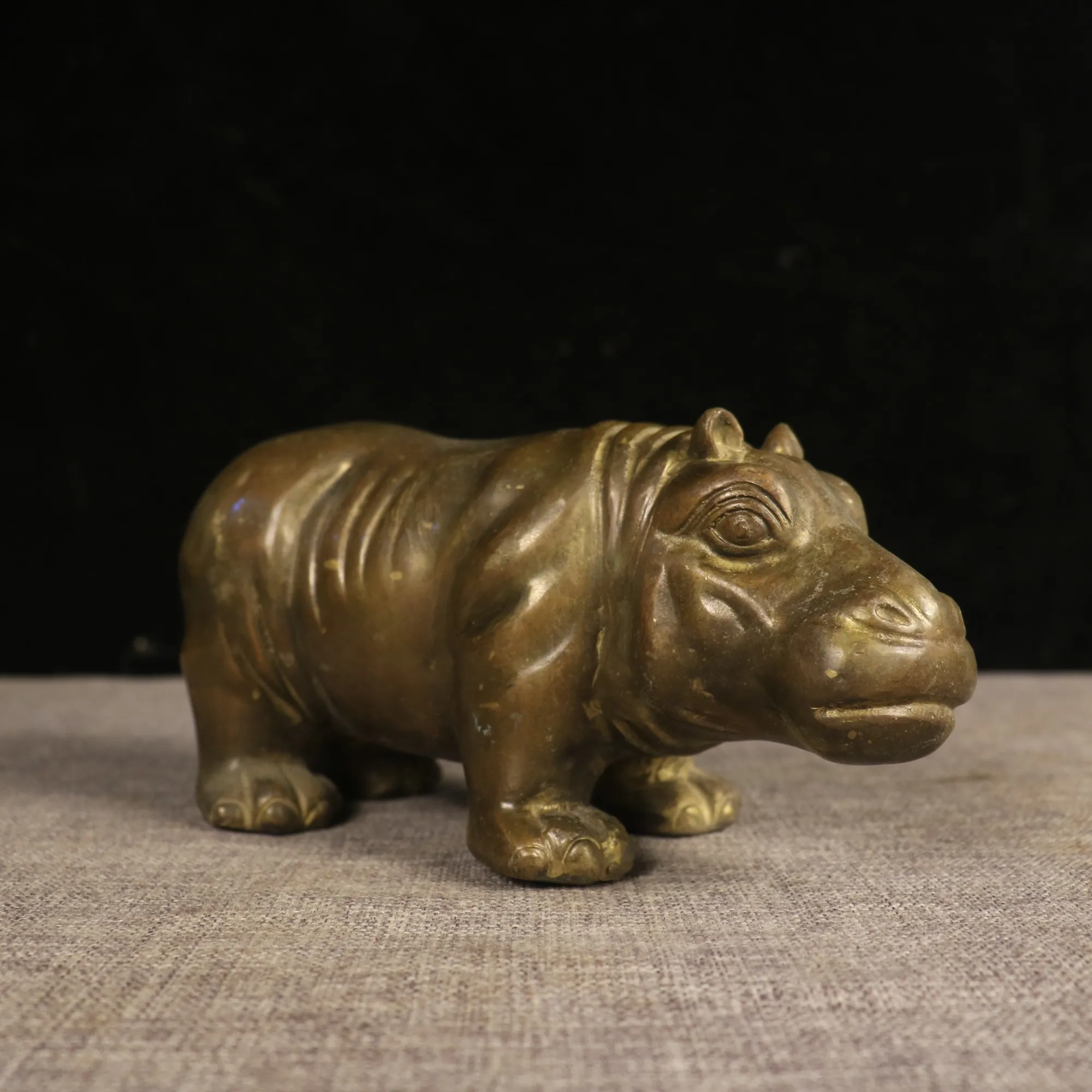 Brass Hippo Statue - Elegant Home Décor Craft for Foyer Living Room,and Tea Room - Unique Ornamental Piece for Family Decoration