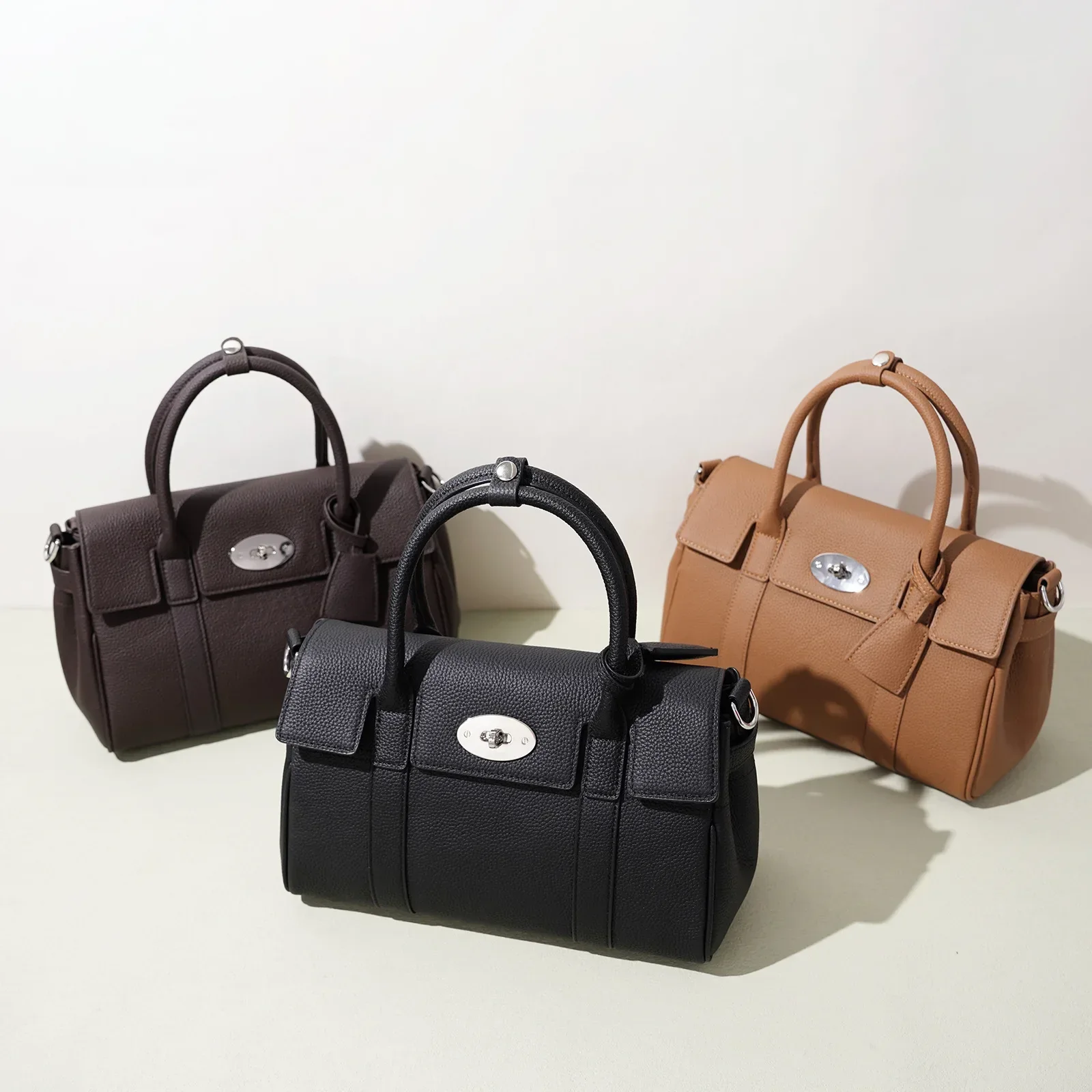 High Style Diaper Bag For Women Leather Crossbody Bag Luxury Vintage Tote Minimalist Designer Large Capacity Elegant