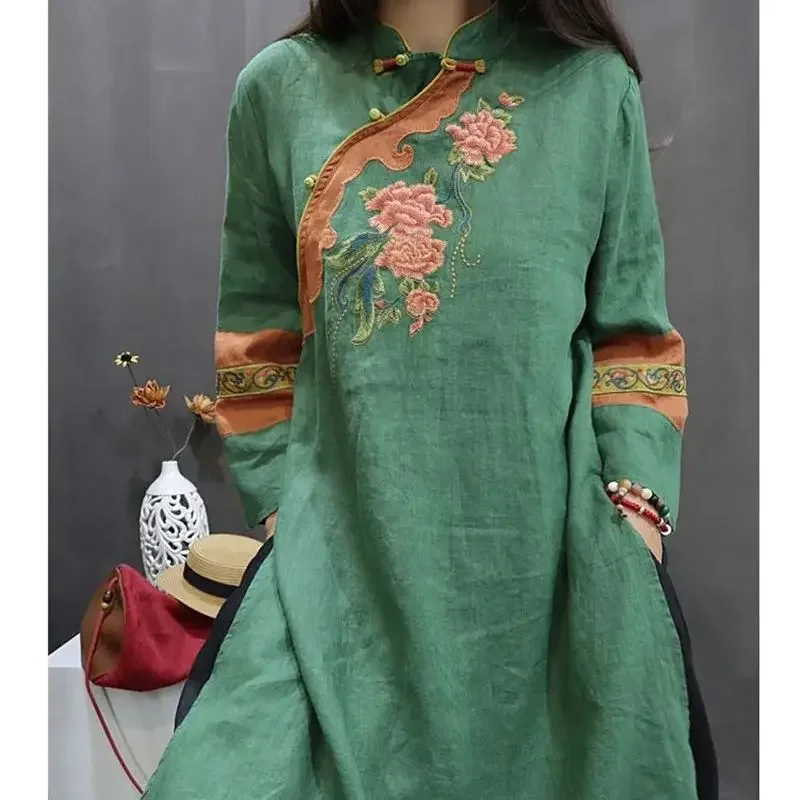 

Chinese Style Vintage Embroidery Blouse Women High Slit Linen Shirts Autumn Stand Collar Loose Long Tops Literary JJ960