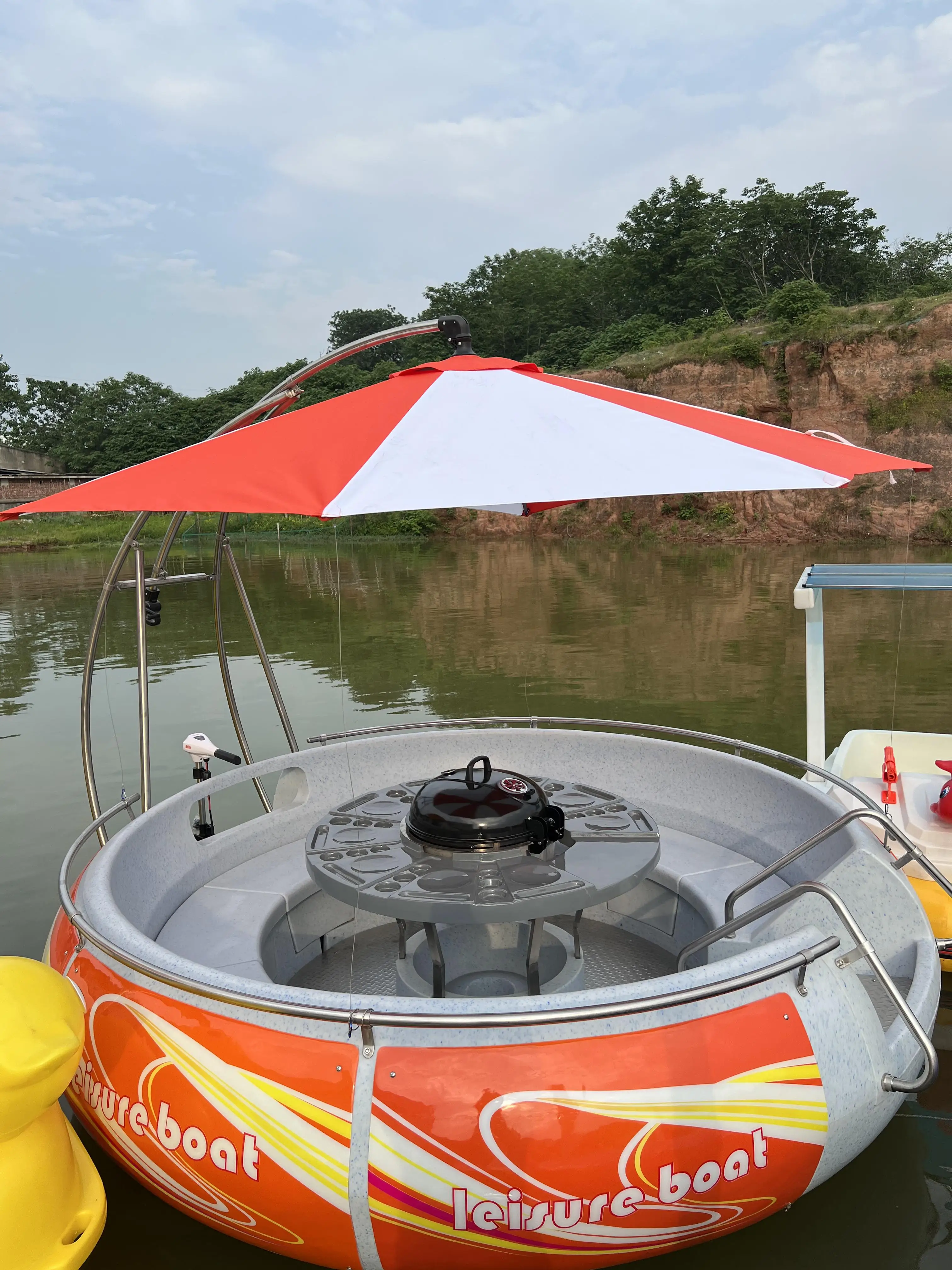 Veelzijdige Plastic Kleine Boot Voor Vissen, Lobstering En Recreatieve Activiteiten