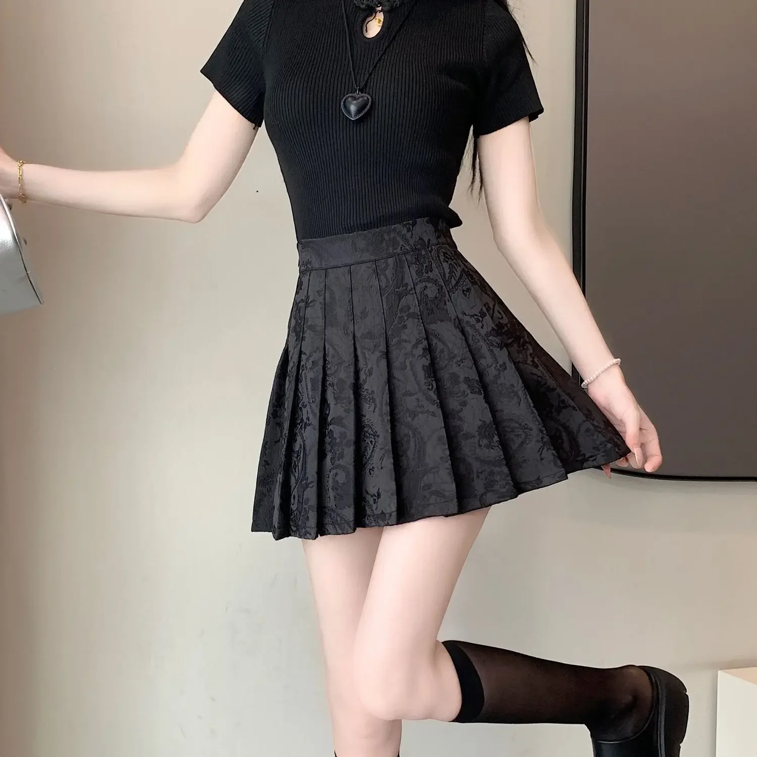 

New Chinese Style Jacquard Horse Face Skirt With High Waist Black Slimming Pleated Skirt Short A-line Mini Skirt Female Summer