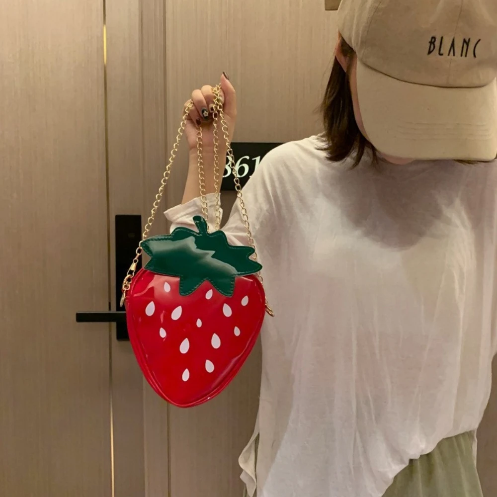 Strawberry-Shaped Shoulder Bag Patent Leather Bag Women's Bag Fruit Design Summer Style Small Chain Handbag for Young Girls