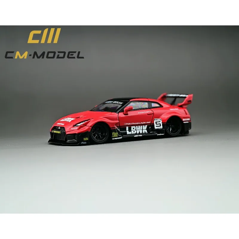 1:64 Siluet Nissan GTR R35 z wymiennymi kółkami, model samochodu z odlewanej stopu, dla nastolatków do zabawy, prezent urodzinowy.