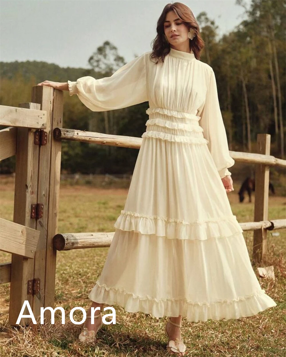 Gaun Malam Sifon Gading Boho (Bohemian) Kustom Gaun Acara Dipesan Lebih Dahulu Belakang Ritsleting Lengan Panjang Leher Tinggi Indah