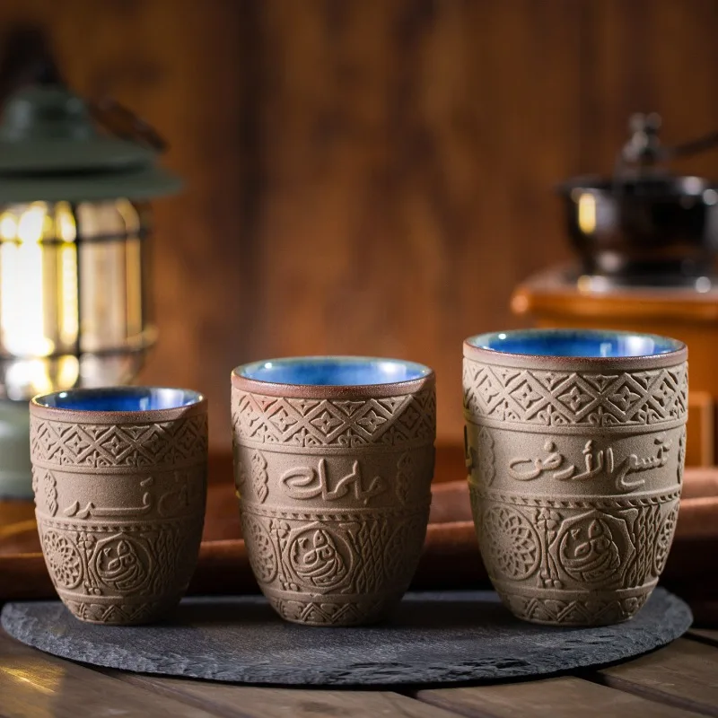 Yam-Kaffeetasse im Nahen Osten-Stil, arabische Schriftzug-Entlastungs-Teetasse, einfache Retro-Wassertasse aus grobem Ton