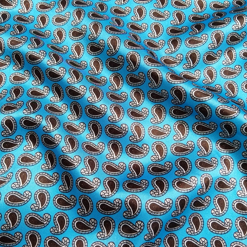 1 Meter x 1,48 Meter ethnischer Paisley-Stoff für Schal, Hut, DIY, seidiger Satinstoff – Detail 7