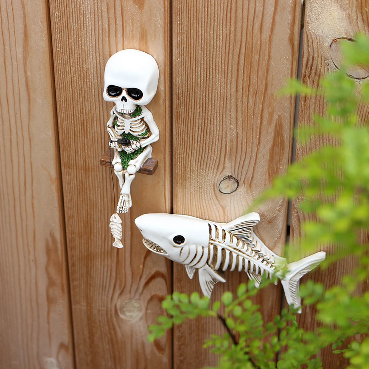Creepy Skeleton & Shark Decal - Unique Fish Tank Decor for Halloween Party‌
