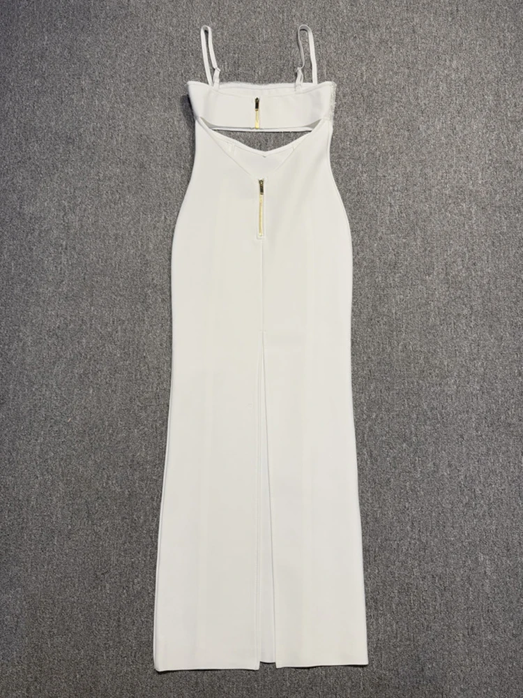 Elegantes, weißes, figurbetontes, langes Damenkleid mit Ausschnitten und perlenbesetztem Crop-Top für Hochzeiten und formelle Veranstaltungen