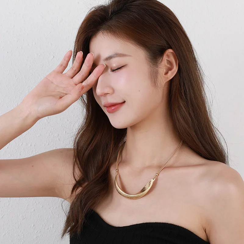 Punk Necklaces for Women Luxurious Chunky Clavicle Chain Geometric Cool Choker Irregular Collars Chian Christmas Jewelry Gifts