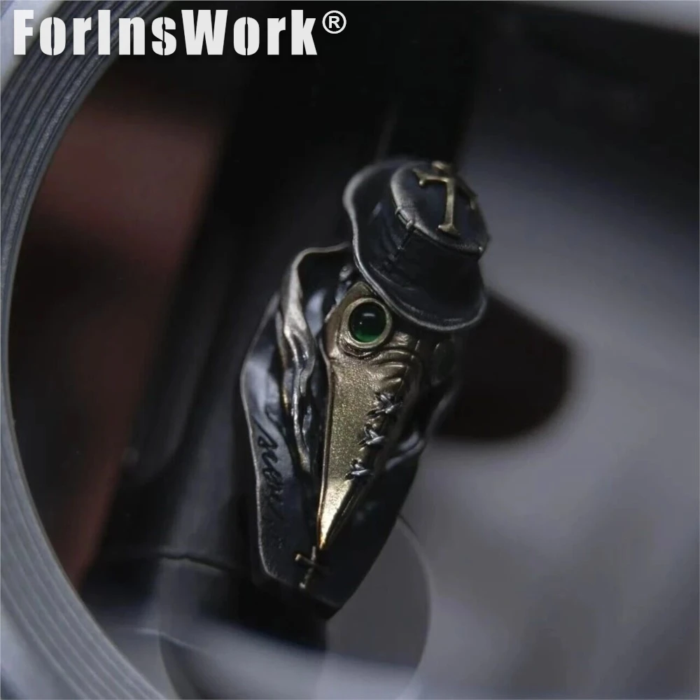 

Металлическая игрушка-антистресс ACEdc& REANTI MATTER в дизайне «Доктор чумы» с клипсой для крепления на спину, совместимая с MAXDOC, из купроникели и латуни