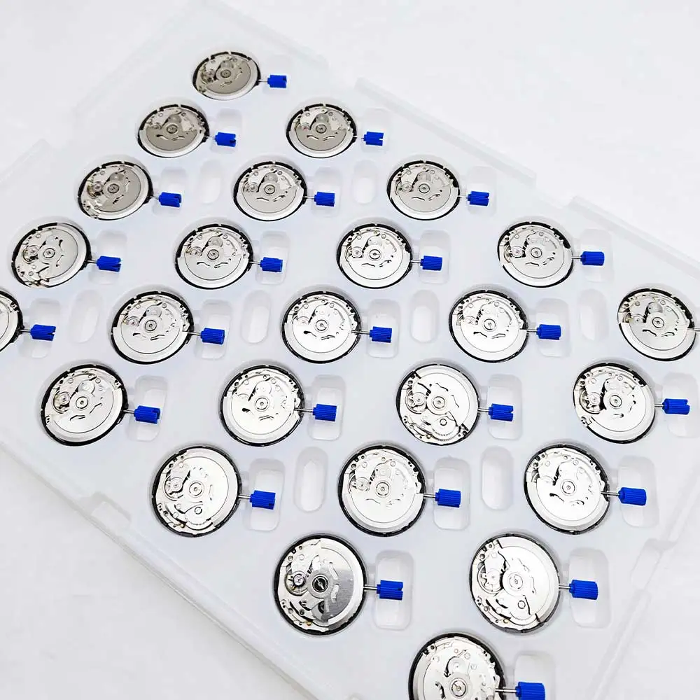 قطع غيار تجميع الساعات الميكانيكية الأصلية عالية الدقة 4R/NH35 باللون الأبيض بتقويم الساعة 3 أوتوماتيكية بالكامل