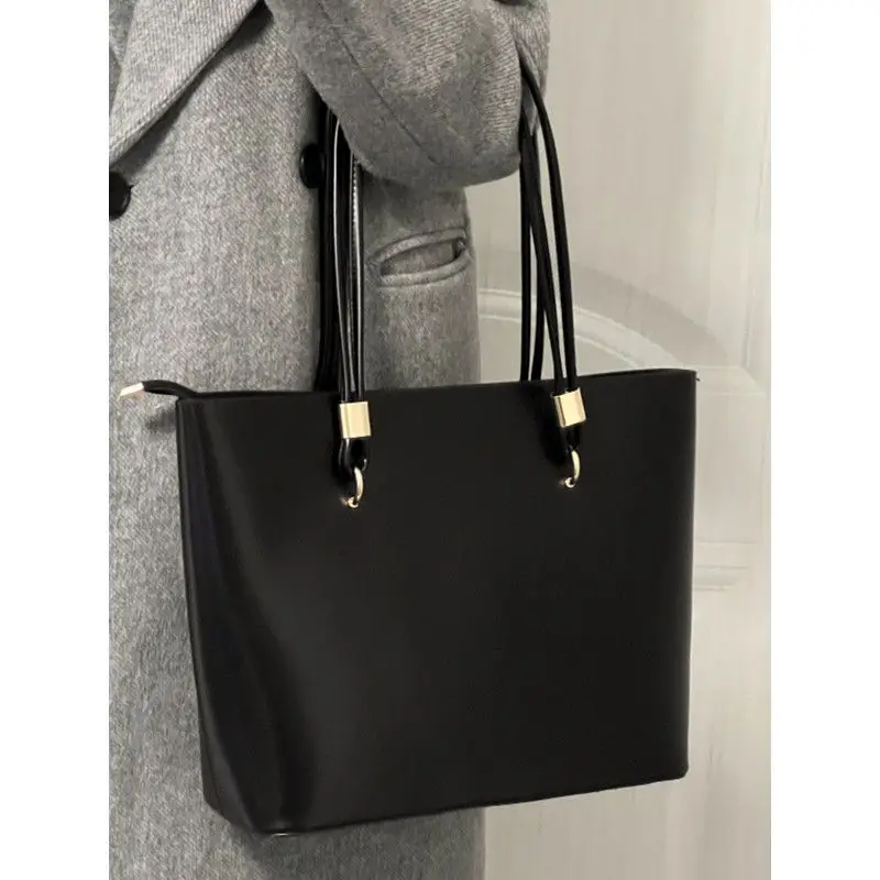 Bolso de mano de PU negro para mujer, bolso de hombro minimalista de alta capacidad con cremallera, clásico, a la moda, para ir al aula, novedad de
