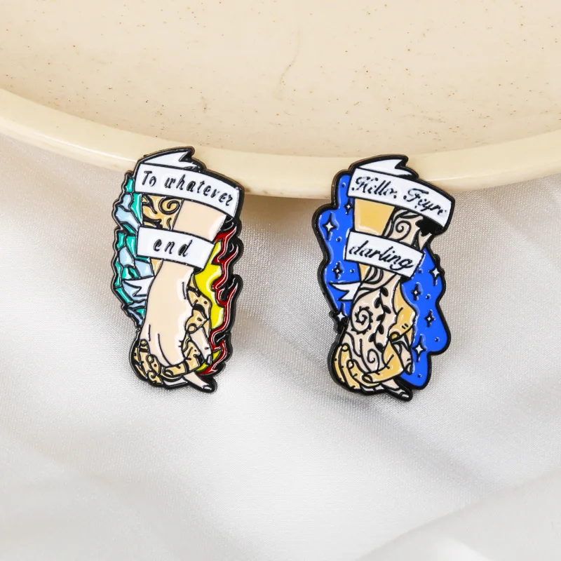 

Cross border new cartoon brooch, couple holding hands, clothing accessories, pricking needles, badges