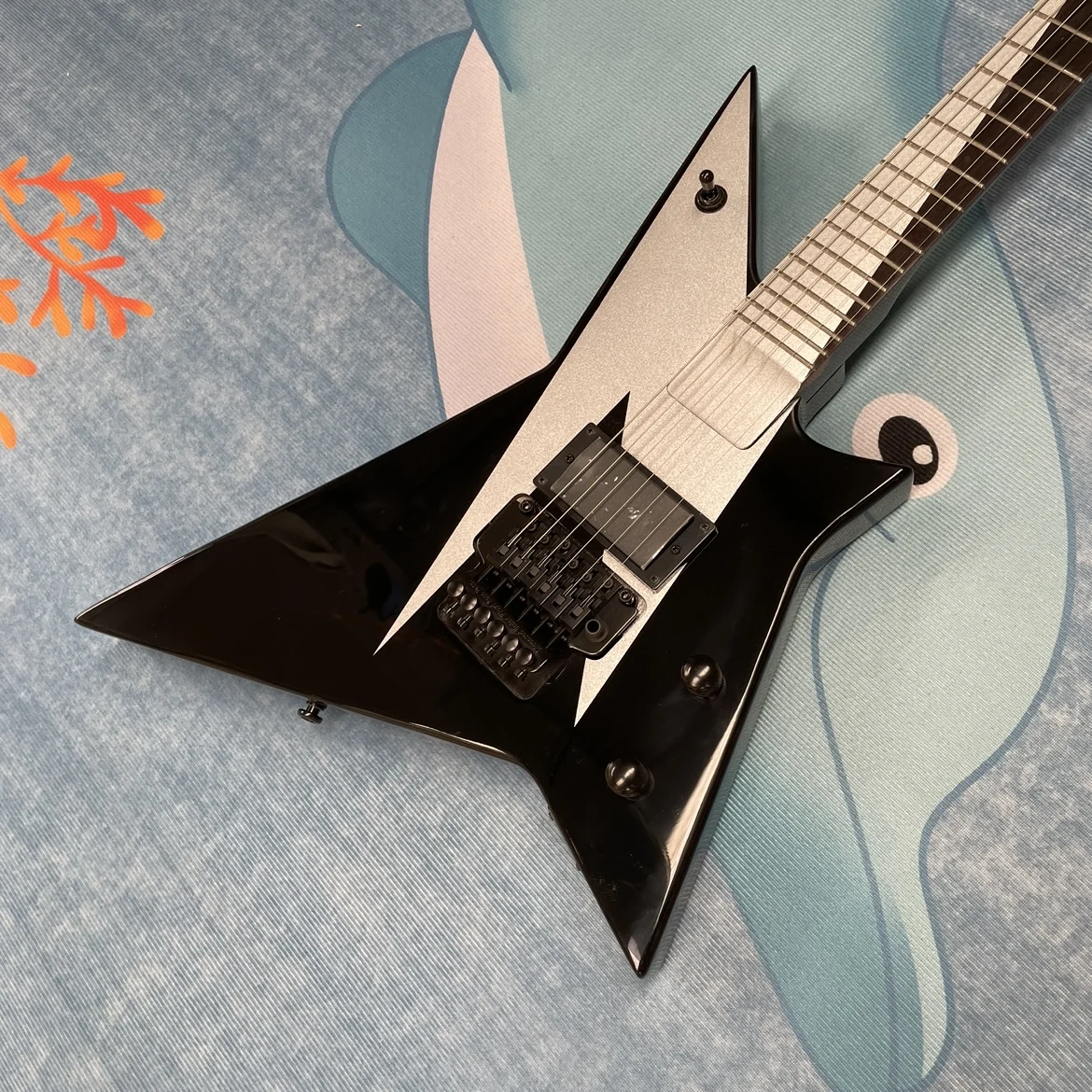 Electric Guitar Beginner - 6 telli elektro gitar, siyah donanımlı