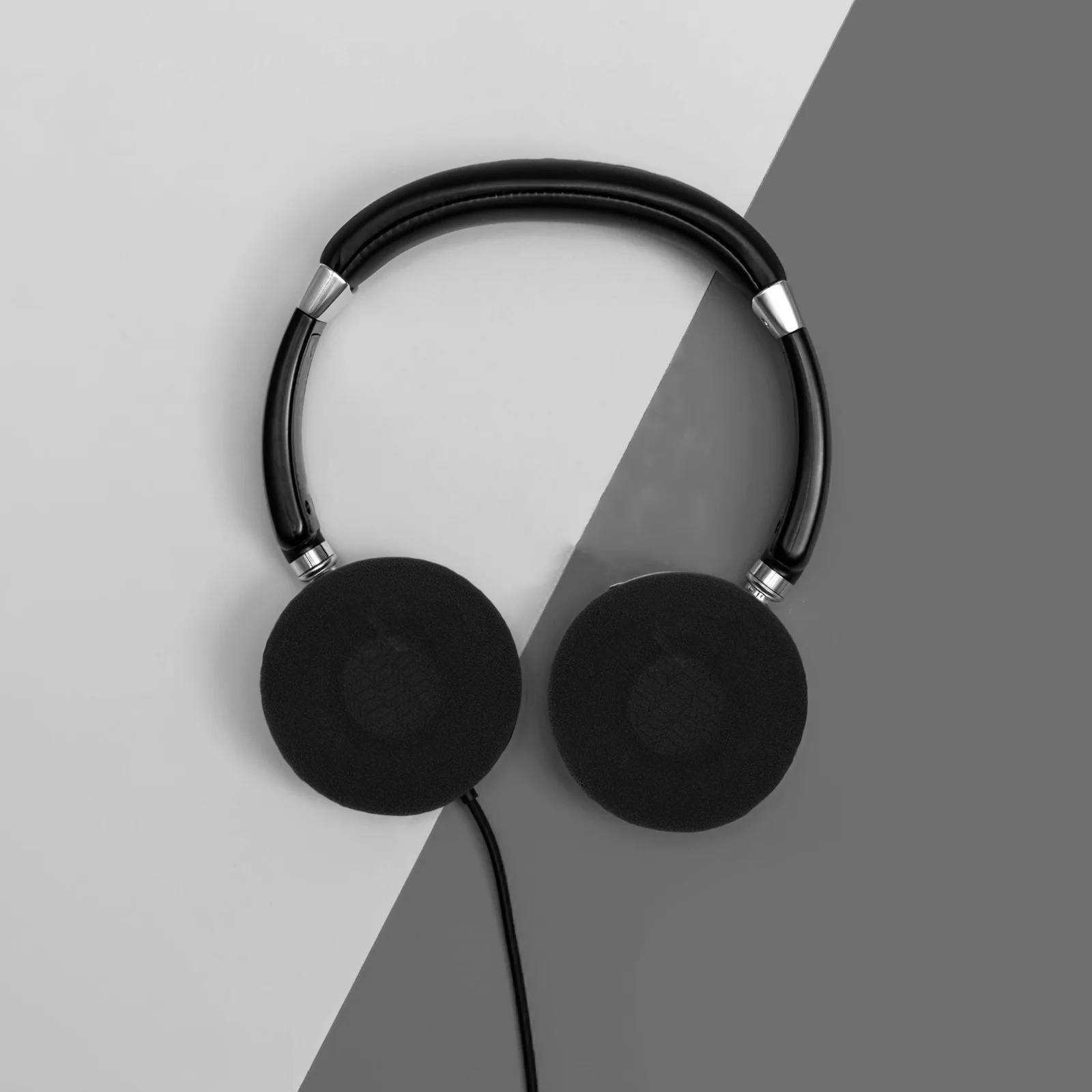 

2Pcs Round Sponge Headset Pads Soft Comfortable Replacement Covers Easy Fit Headphone Ear Covers Noise Reduction Sponge Pads