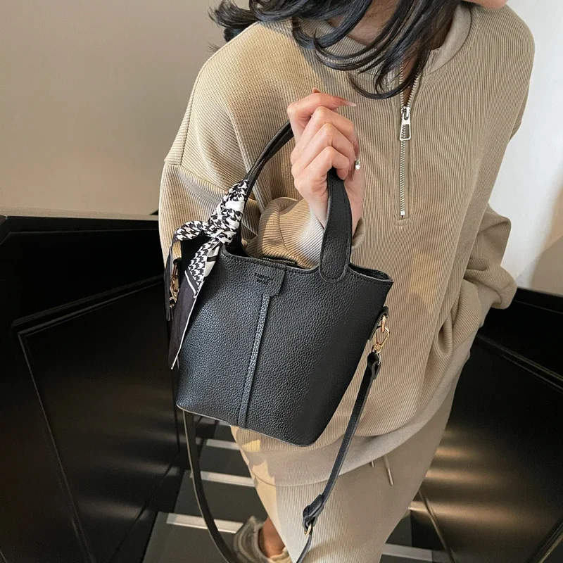 

Elegant Trendy Diaper Bag For Women Designer Crossbody Handbag Luxury Brand Minimalist Vintage Large Capacity Leather Tote