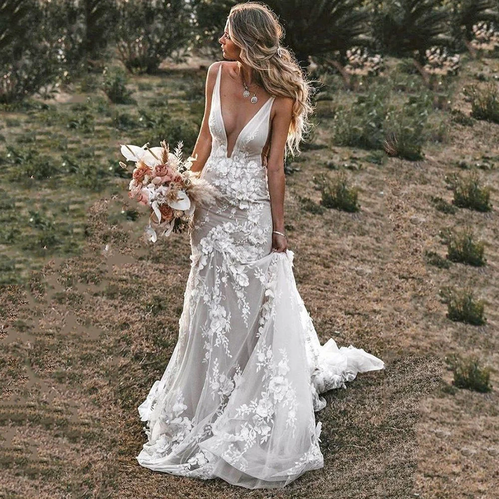 Vestido de novia Vintage de sirena con espagueti, cuello en V, apliques de flores 3D, vestido de novia bohemio sin espalda, bata de tren sin mangas personalizada