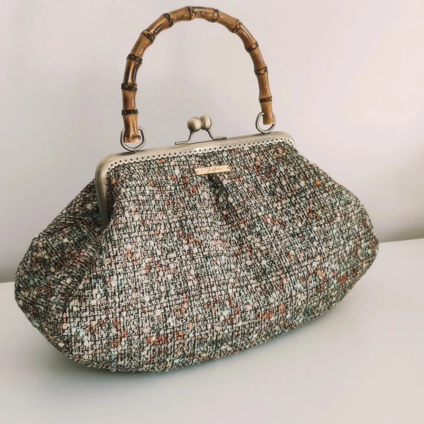 Lost in Vintage Bag Colorful Tweed Blend Fabric with Weaving Style Bags with Bamboo Handle Metal Frame Clutchbag 30x20x10cm