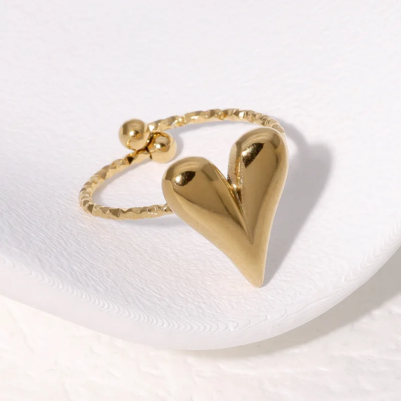 Retro Classic Gold Color Stainless Steel Heart Couple Rings for Women Men New Charm Wedding Bride Finger Jewelry Colorfast Gift