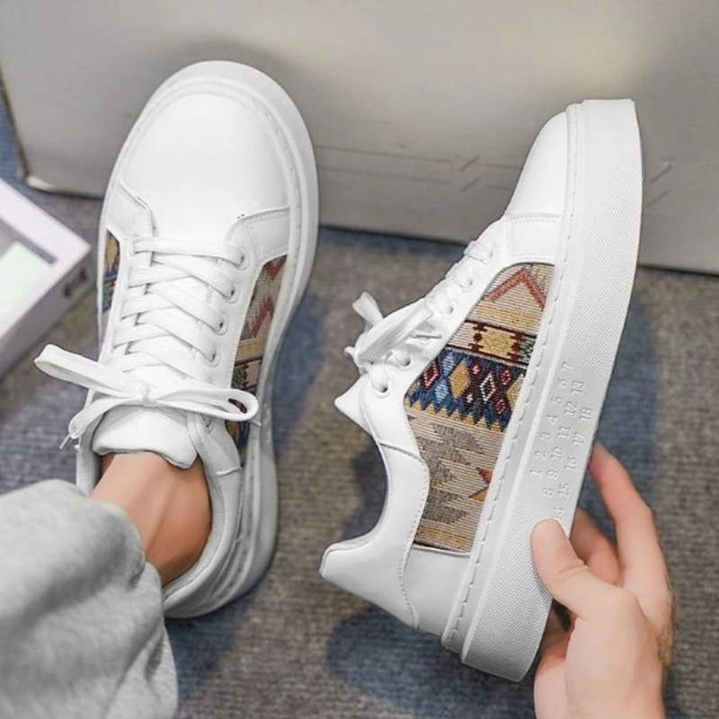 

Повседневная мужская обувь с круглым носком, легкие кроссовки на шнуровке в корейском стиле, дышащие тенденции 2024, размер для отдыха 44, мужская обувь для взрослых