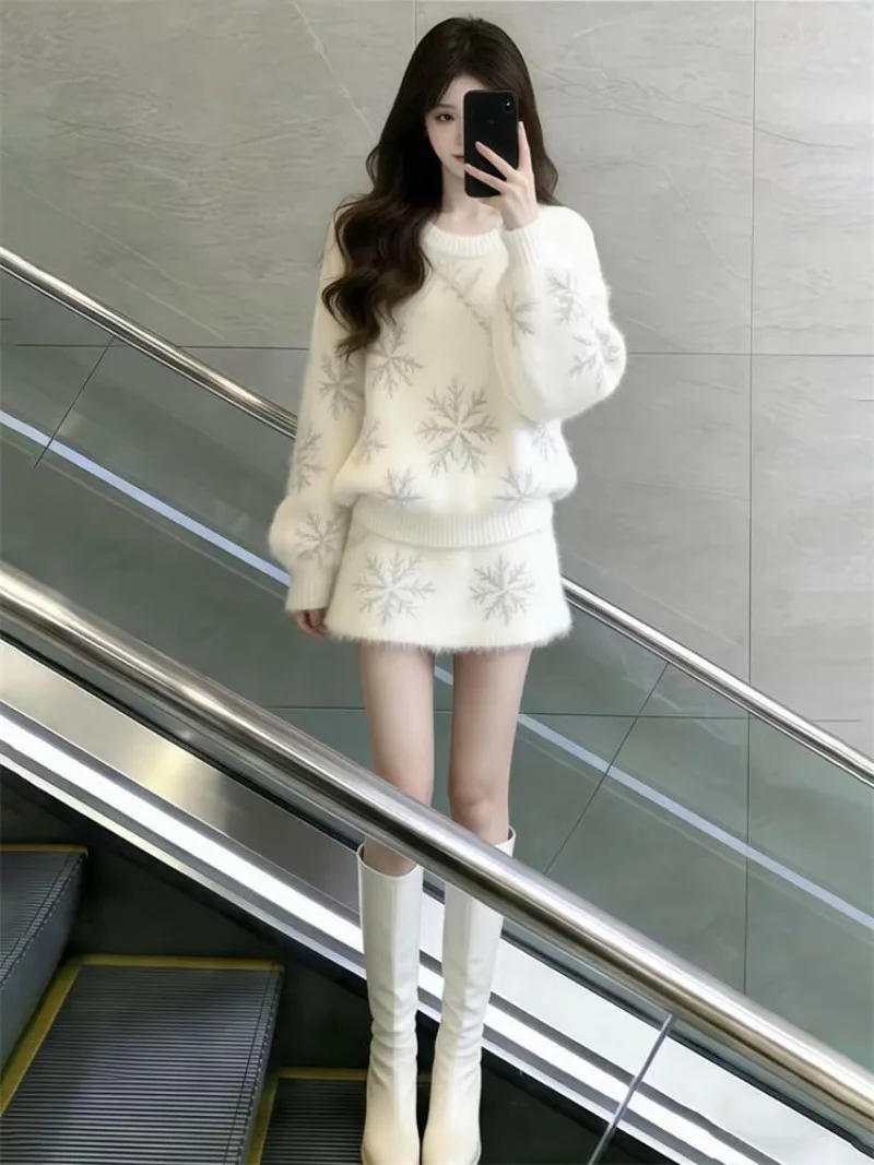 White snowflake sweater knitted dress children's winter new models are very good-looking Korean wear a complete set