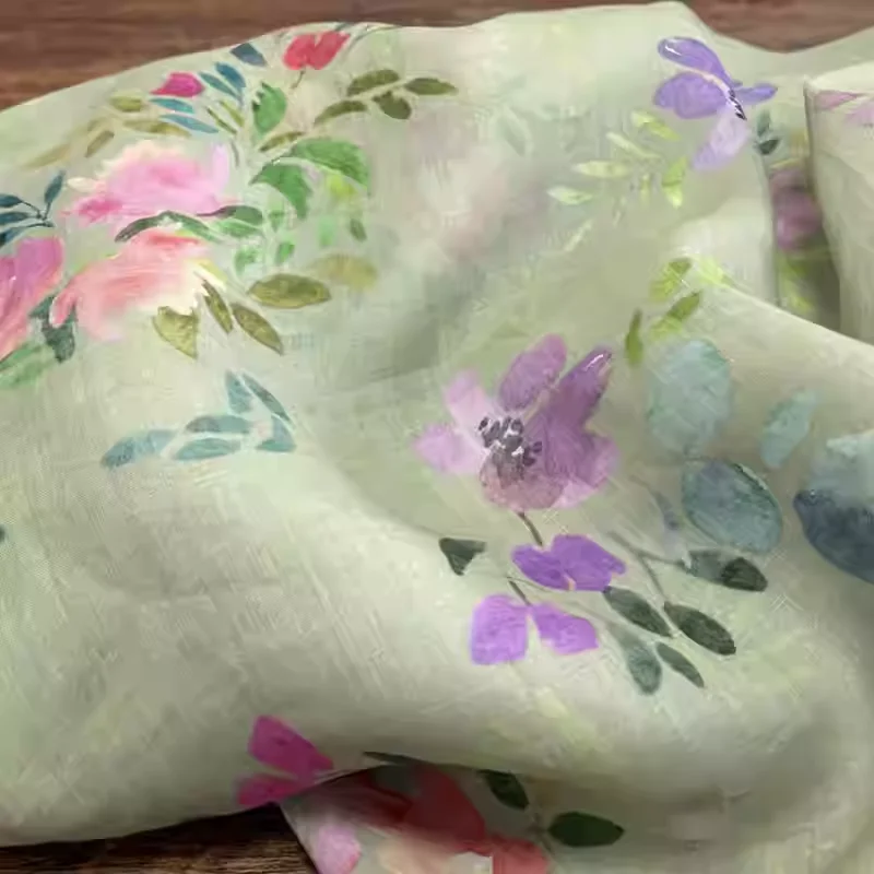 

High end pure ramie printed fabric, used for summer shirts, dresses, and hand sewn fabrics