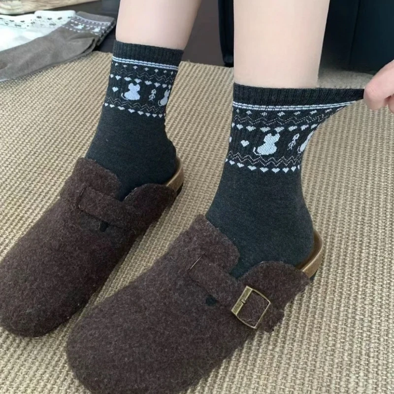 1/4 أزواج ربيع الخريف جديد الرجعية العرقية الجوارب المألوف تنوعا المرأة منتصف جوارب أنبوبية أنيقة بسيطة مخطط المرأة الجوارب