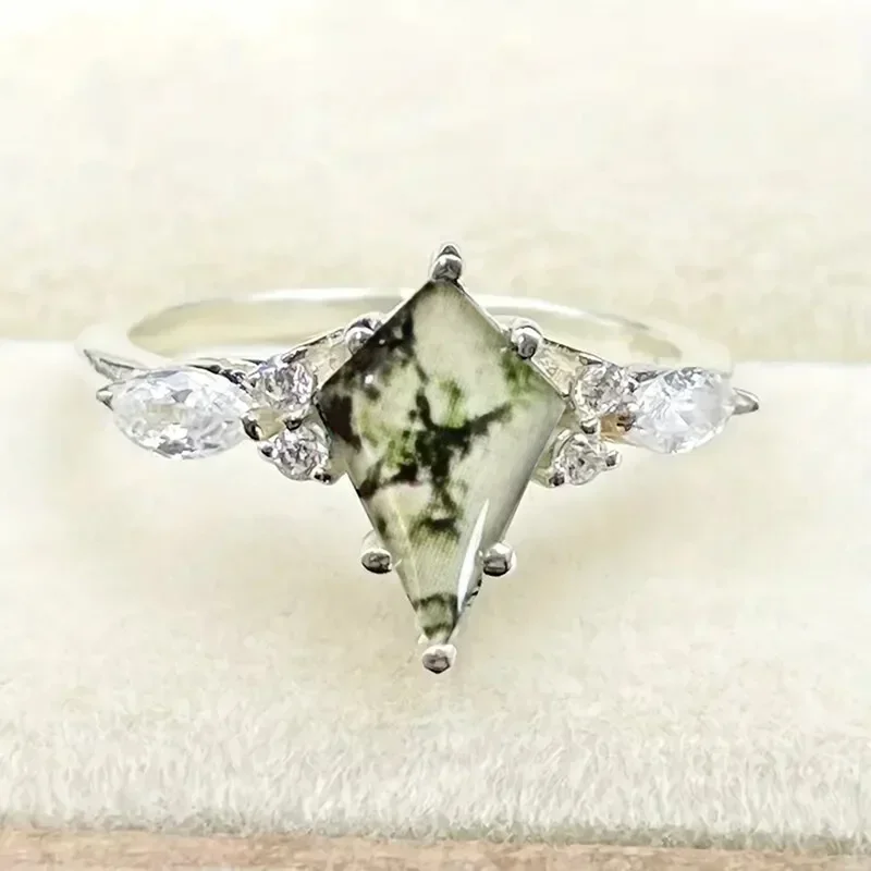 2025 New Marble Geometric Shining Zircon Banquet Attending Ring Female Design Fashionable Personalized Accessories
