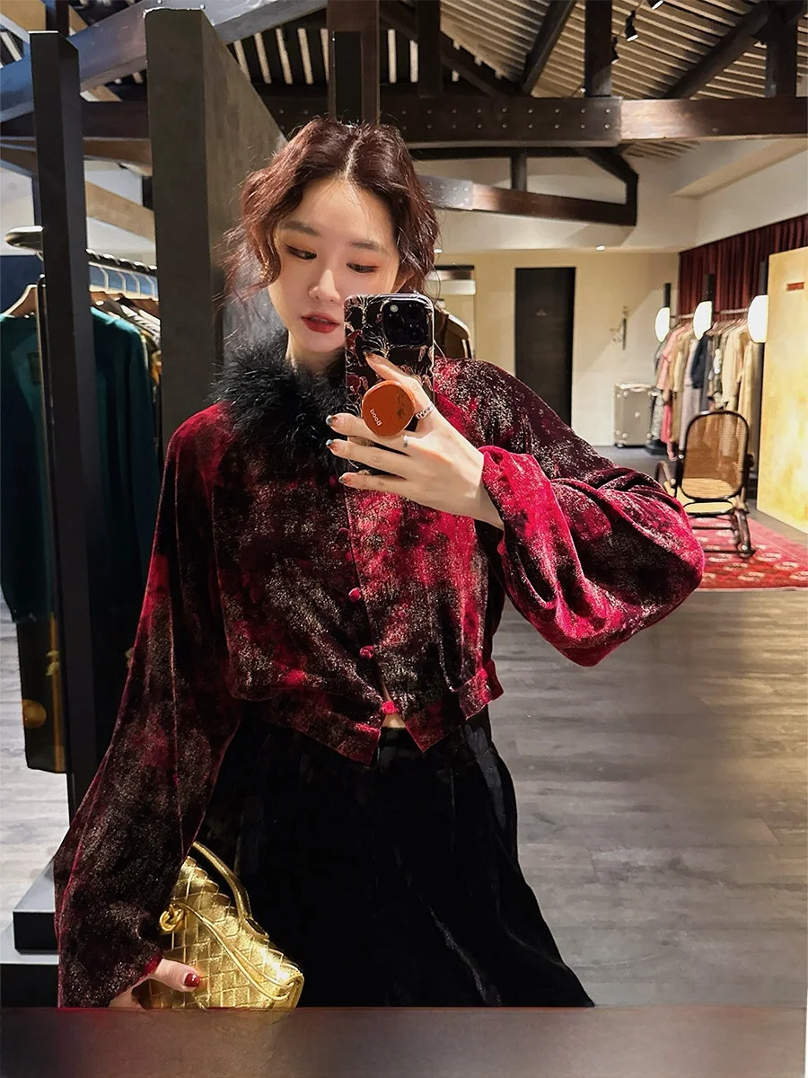 

Новая китайская женская бархатная футболка с длинным рукавом, базовый слой, модный топ, черная, с цветочным принтом, для повседневной носки, простой свободный крой.