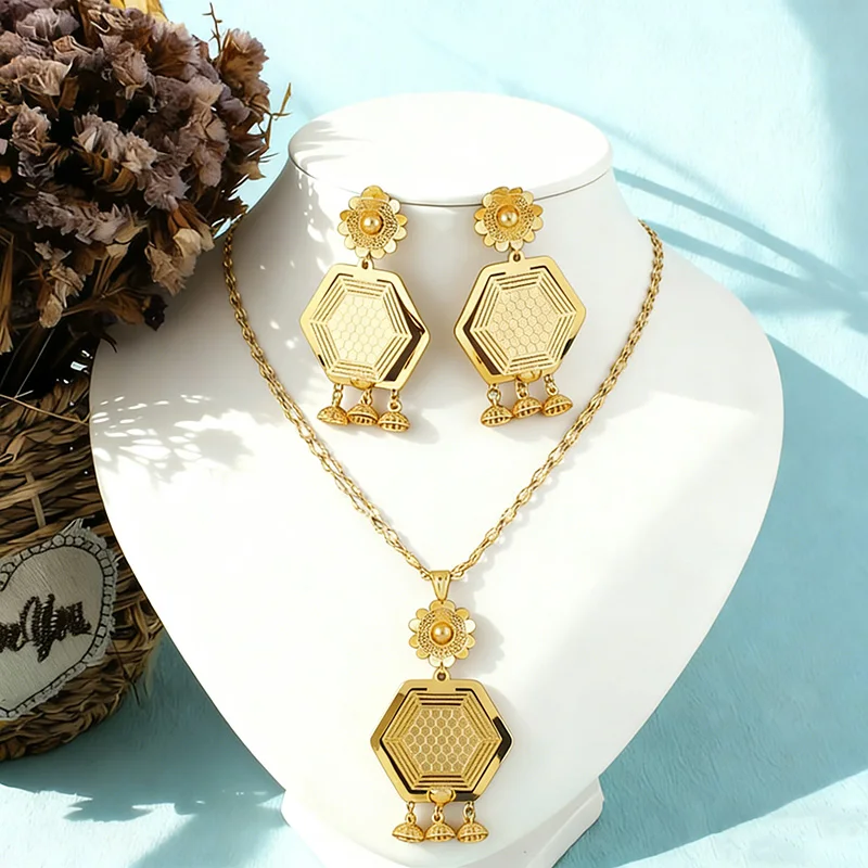 

Dubai 24K Golden Plated Jewelry Set African Women's Banquet Wedding Set Wedding Jewelry Gift Plated Flower
