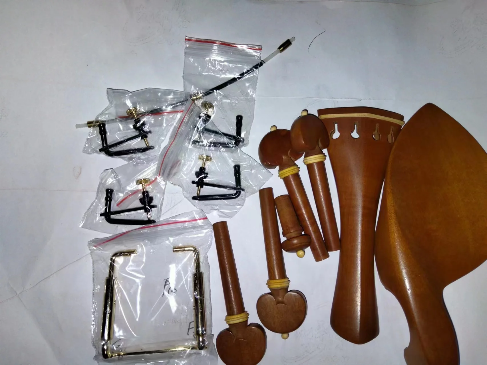 1 Set Jujube Wood Violin Parts 4/4 with Boxwood Collar And Fine Tuners Chin Rest Clamp Tail Gut