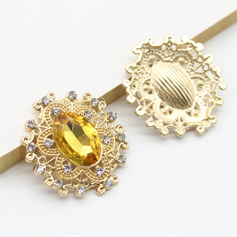 Image 5: Décoration de fête et de vacances, 5 pièces/lot, 24x26MM, broches plates en métal bon marché, gâteau au vin rouge, décoration de mariage, anniversaire