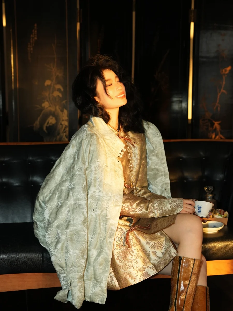 

Ele Chinese Sle Embroidered Goose down Jaet Women's Winter Coat Stand Collar Button Detail High Faion Sensation