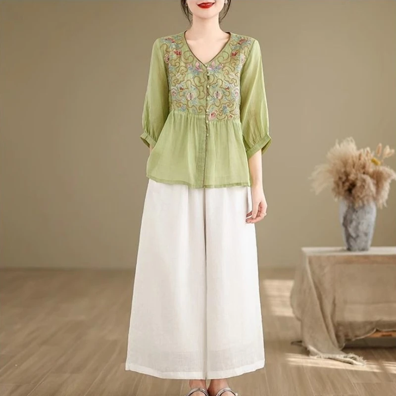 

2026 New Style Women's Linen-Cotton Embroidered Shirt Retro Summer Commuting Oversized Artistic 3/4 Sleeve Doll Top Lightweight