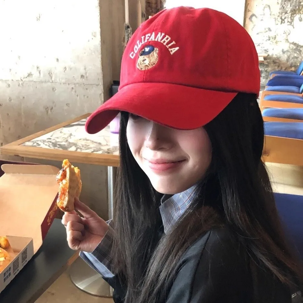 

Adjustable Korean Bear Embroidery Cap Cotton Versatile Men Women Baseball Cap Sweet Solid Color Snapback Hat Unisex