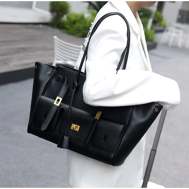 Designer Wings Tote Bag Large Capacity Commuter Shoulder Bag Motorcycle Style Multifunctional Handbag Punk Buckle Shopper Simple