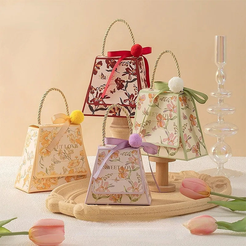 

10pcs Paperboard Flower Wedding Gift Bag Marry Red Paper Candy Box Souvenir Packaging Boxs with Handle Silk Ribbon for Guests
